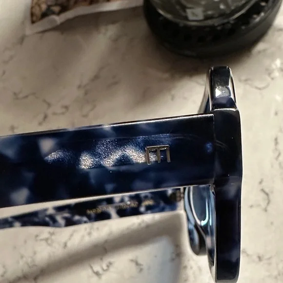 Elisa Johnson Blue Tortoise Shell Sunglasses - Picture 5 of 6